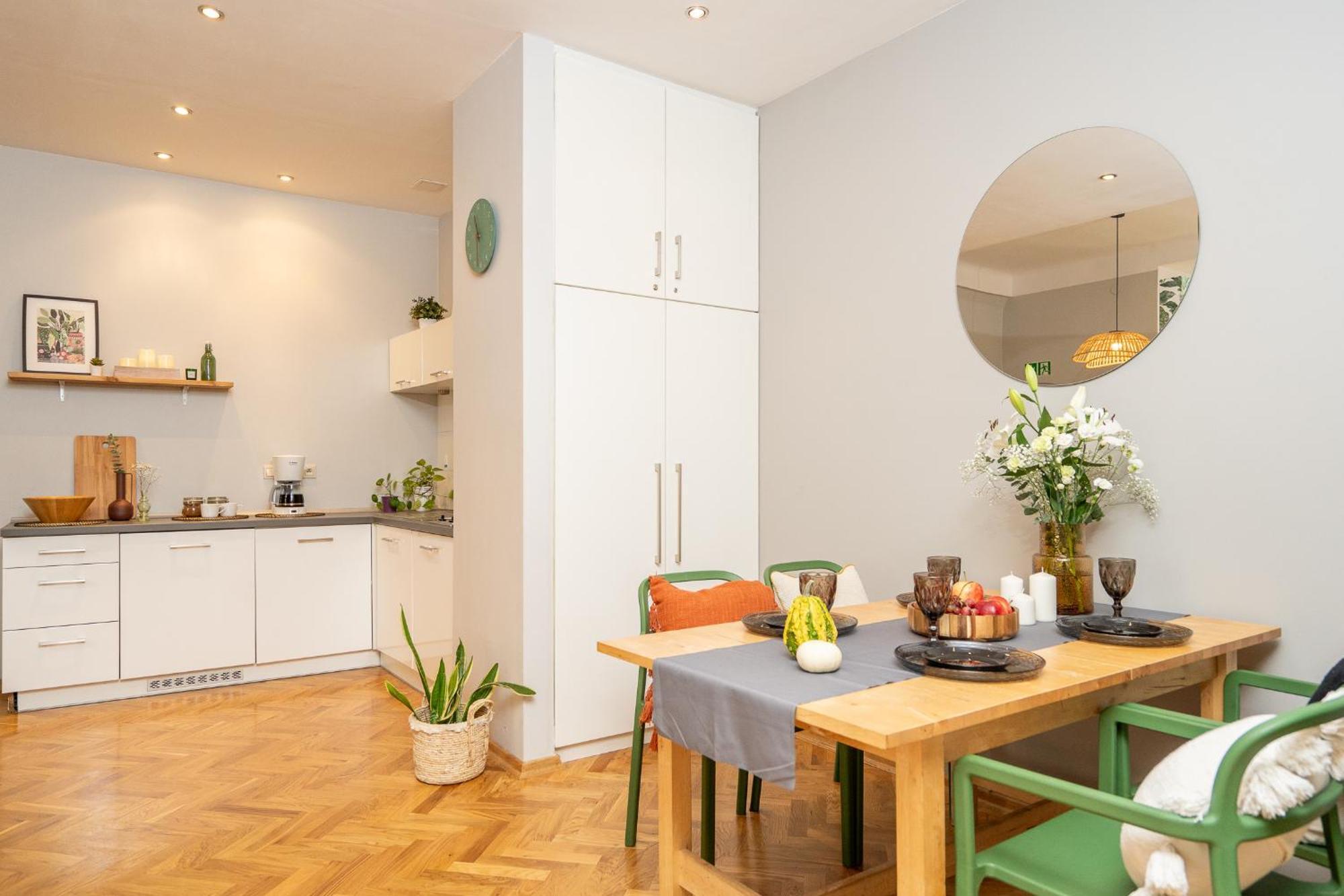 Sleeping In Main Market Apartment Krakau