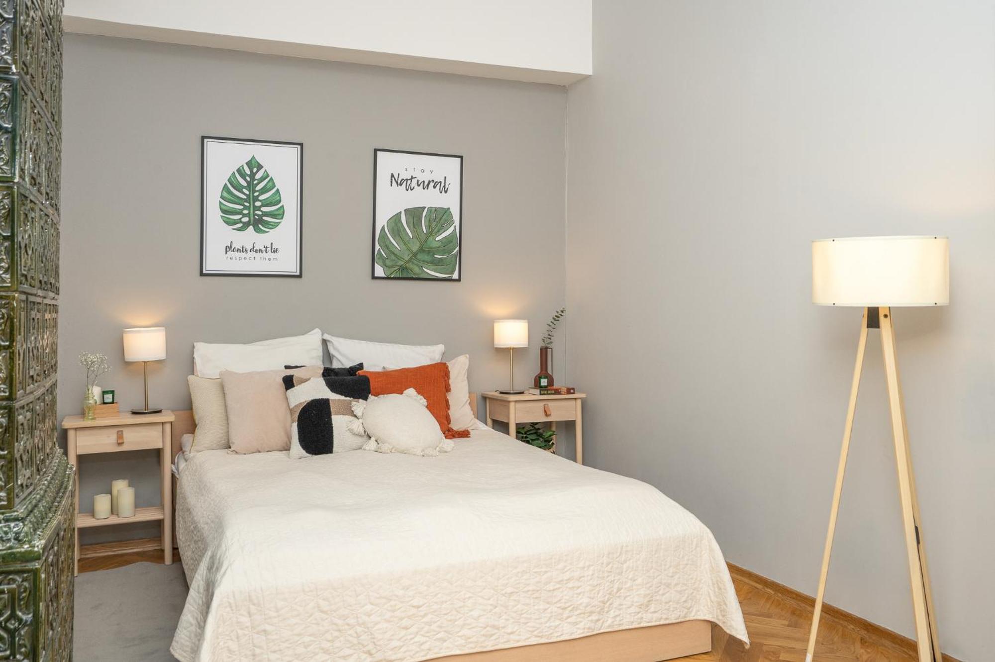 Sleeping In Main Market Apartment