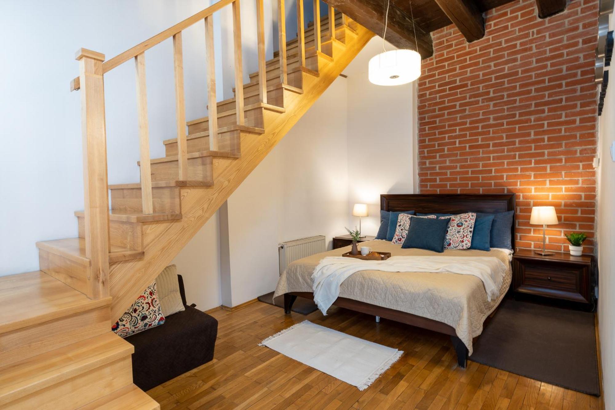Sleeping In Main Market Apartment Krakau